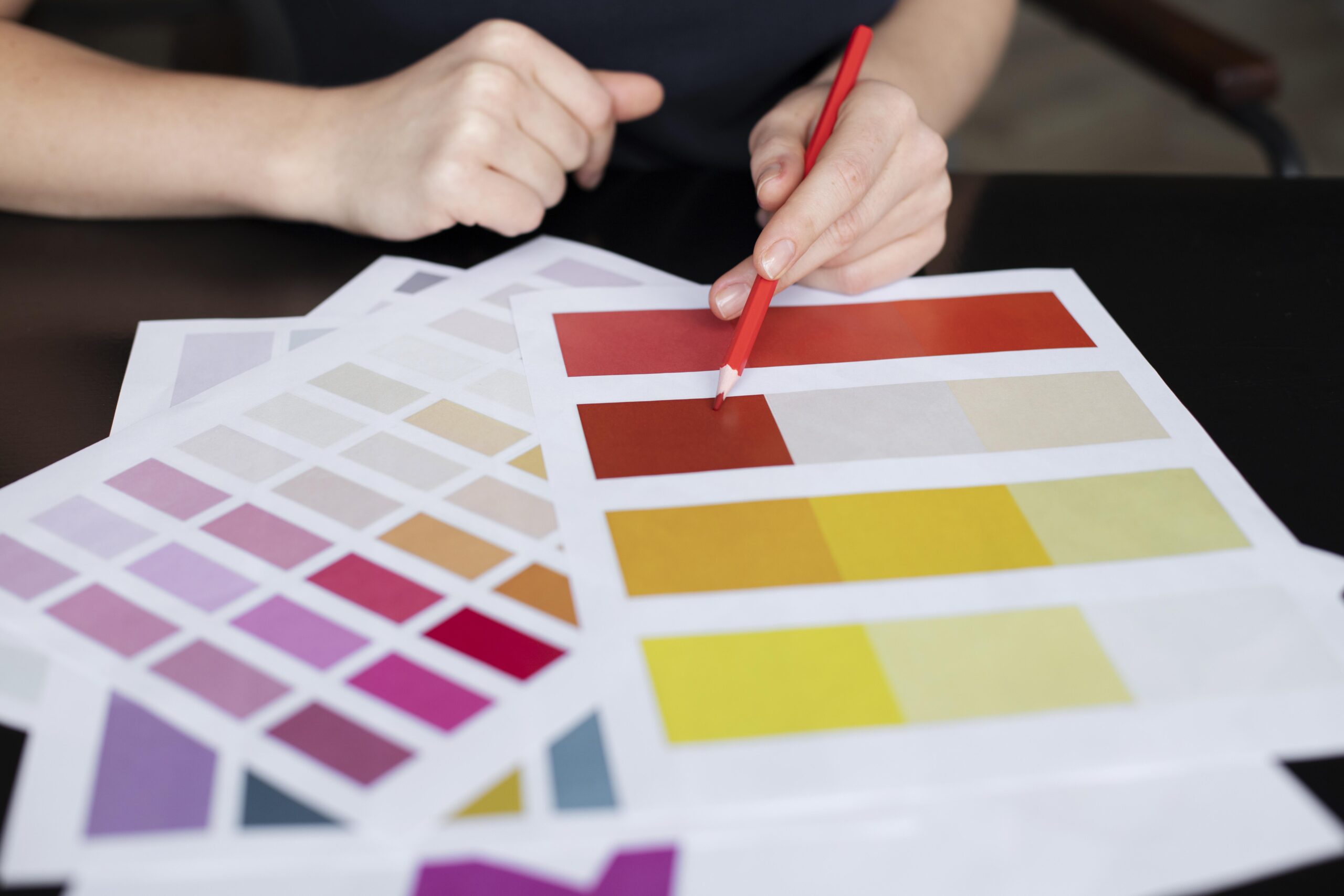 Campañas de temporada: cómo los colores y la estrategia las definen